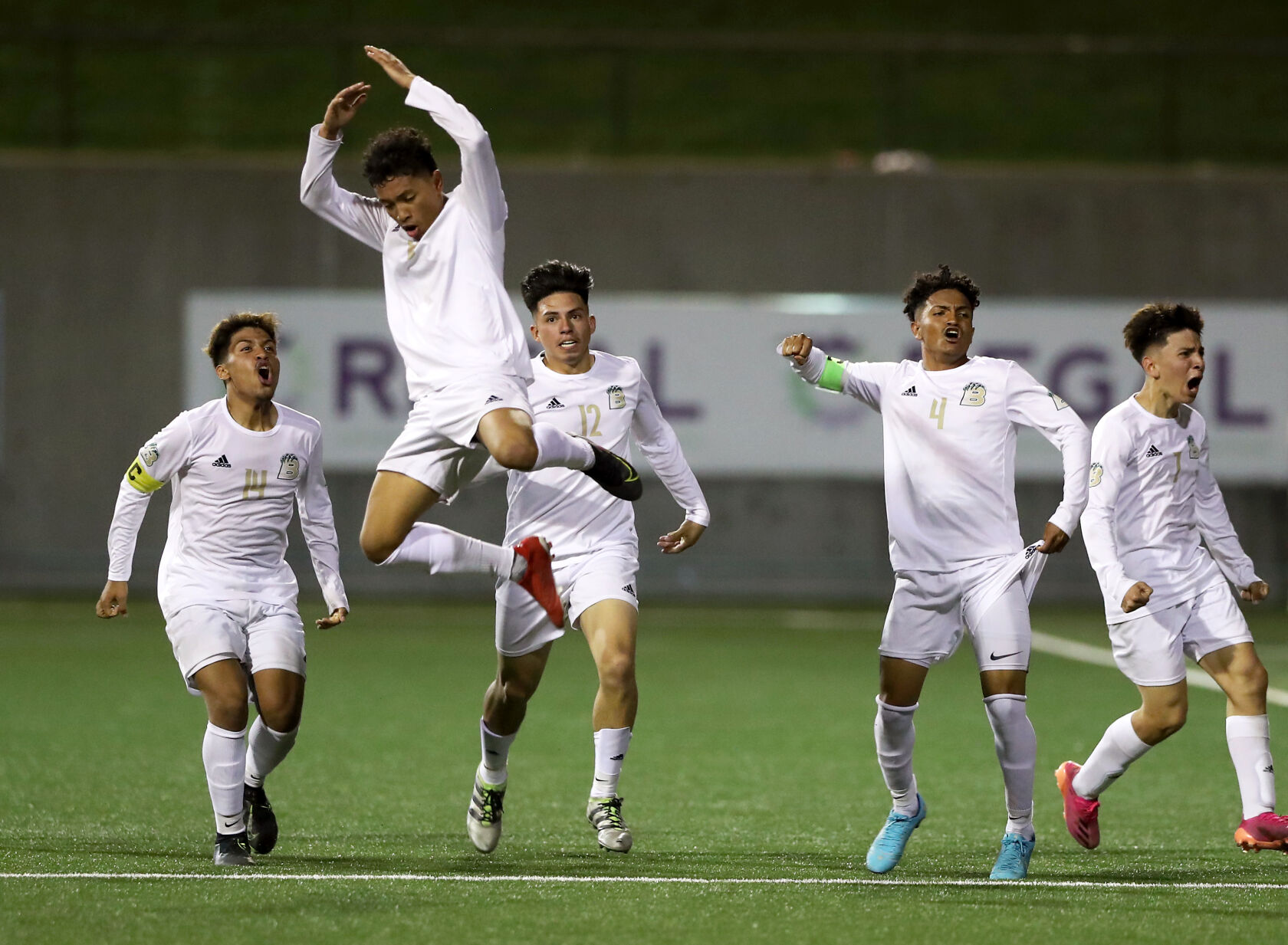 051122-owh-spo-statesoccer-em35.jpg